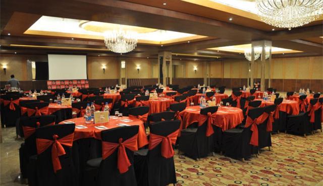 Savoy Suites Manesar Gurgaon Dış mekan fotoğraf