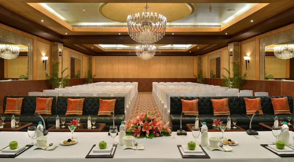 Savoy Suites Manesar Gurgaon Dış mekan fotoğraf